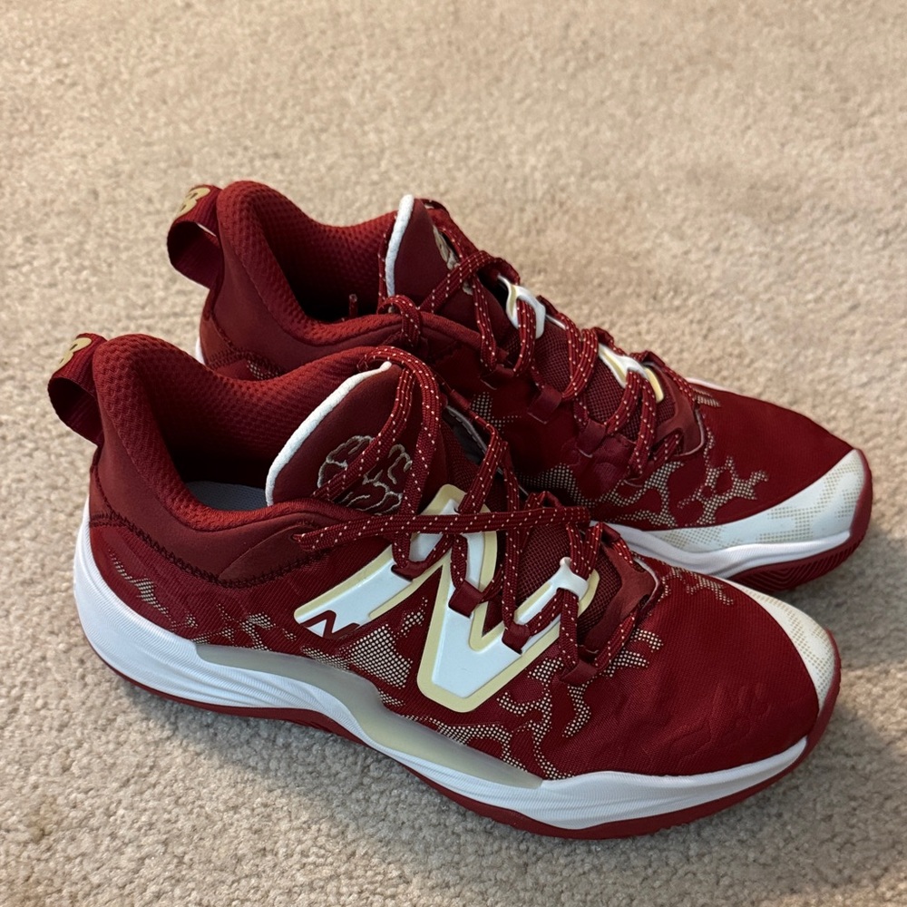 NEW New Balance Basketball Sneakers size 8.5 men / 10 women